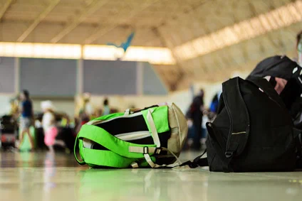 Alleine gelassenes Gepäck am Flughafen