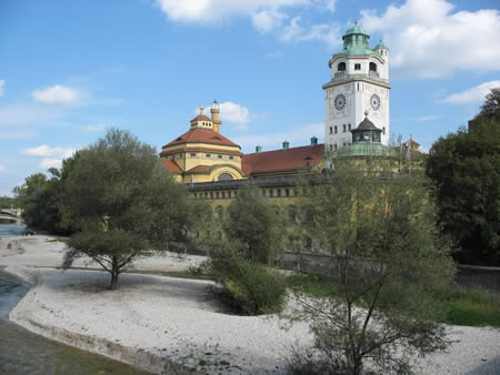 Volksbad in München an der Isar