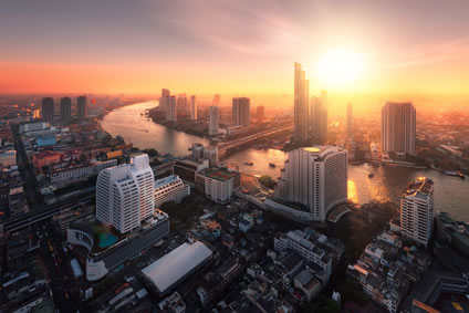 Sonnenuntergang über Bangkok City in Thailand