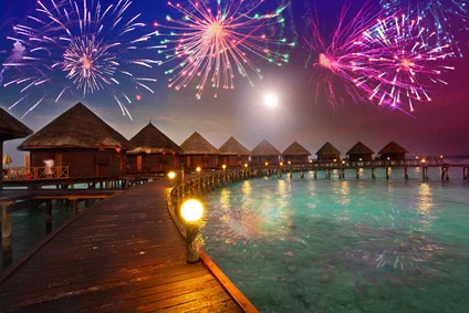 Silvester mit Feuerwerk am Strand